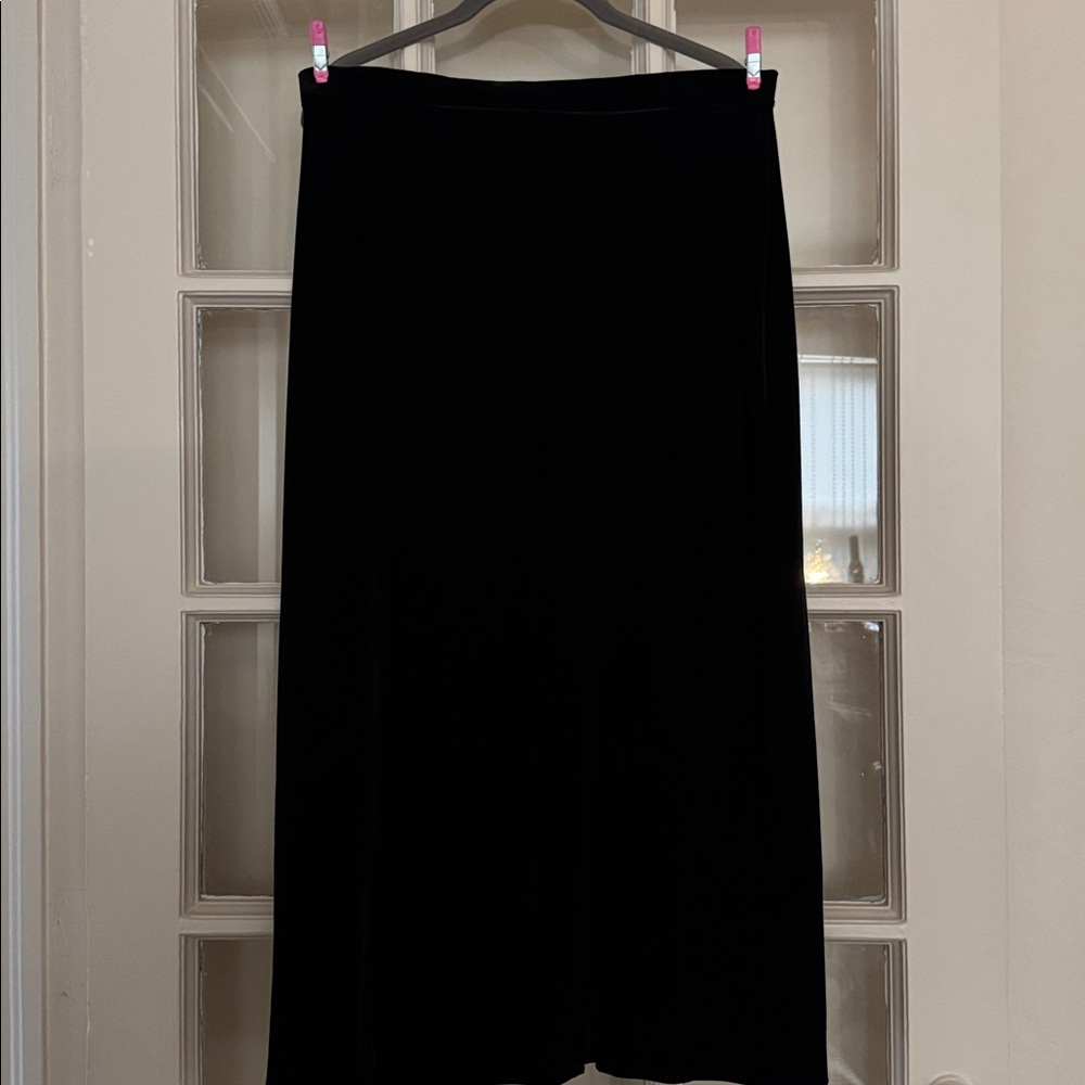 Kathy Lee Collections black stretch velvet skirt